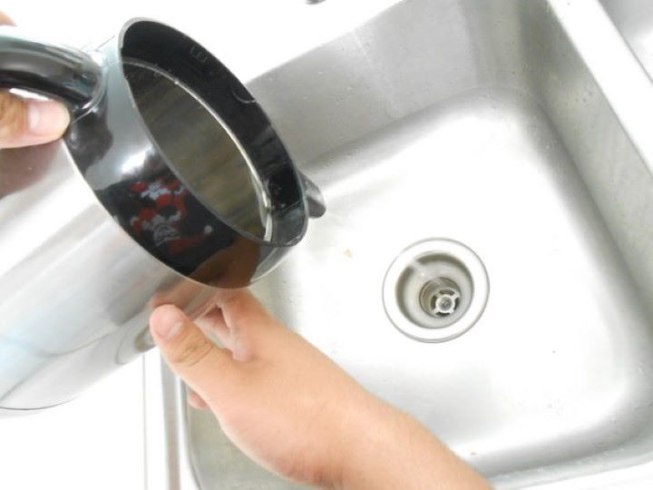 بهترین راه از بین بردن مگس فاضلاب: خلاص شدن از شر پشه توالت به راحتی!